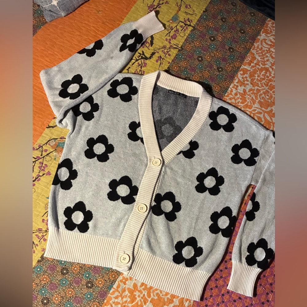 Floral Patterned Cardigan Sweater - Black and Cream
